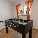 Gabriel With Pool, Sauna, Jacuzzi Villa