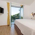 Gabriel With Pool, Sauna, Jacuzzi Villa *