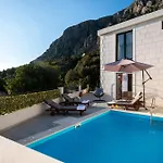 Villa Gabriel With Pool, Sauna, Jacuzzi *