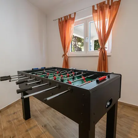 Gabriel With Pool, Sauna, Jacuzzi Vila