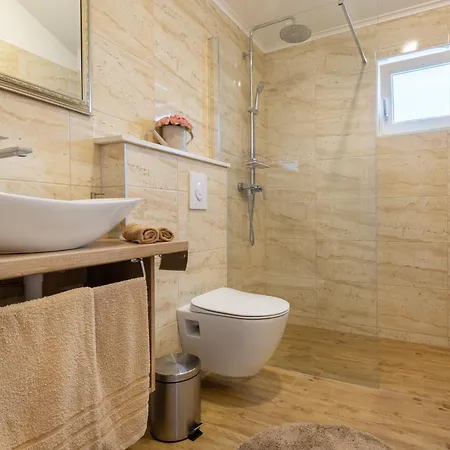 Vila Gabriel With Pool, Sauna, Jacuzzi Makarska