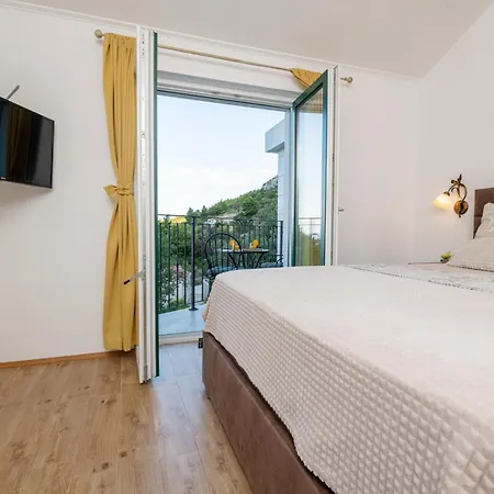 Gabriel With Pool, Sauna, Jacuzzi Vila *