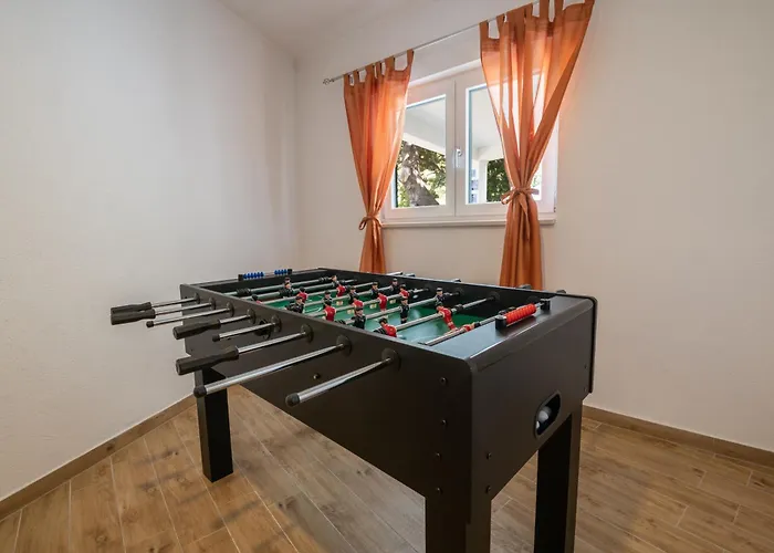 Gabriel With Pool, Sauna, Jacuzzi Villa